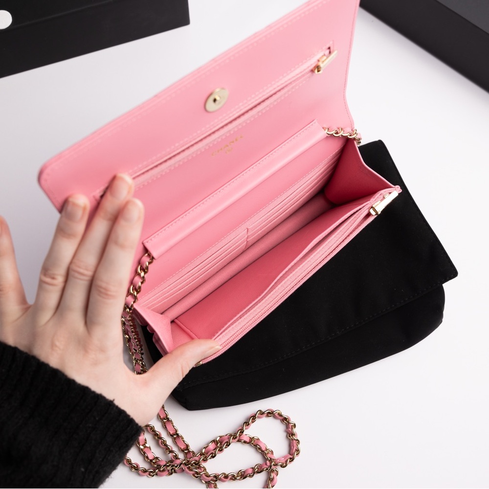 NWT Chanel Wallet-on-chain in pink lambskin - Picture 8 of 8